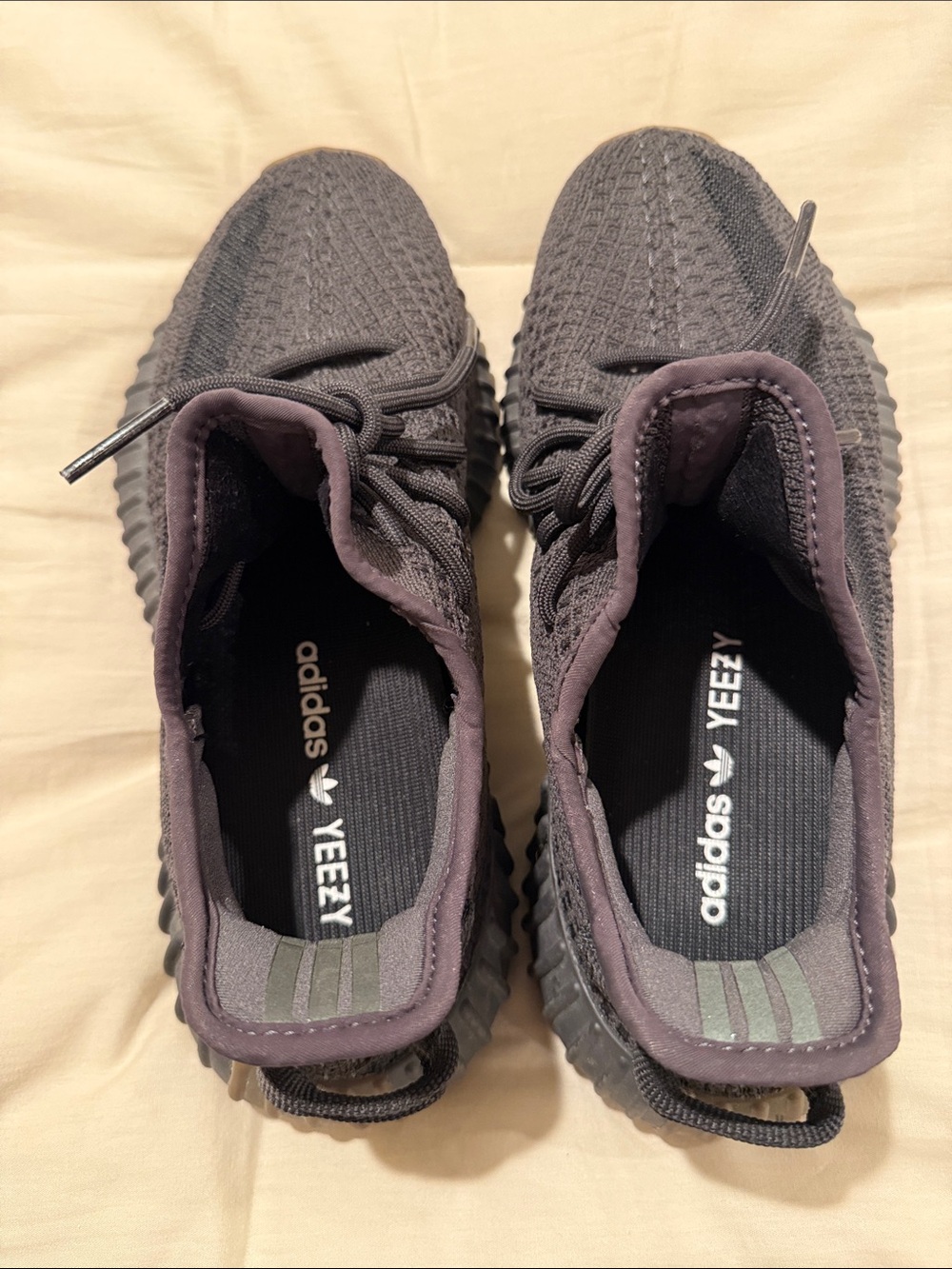 adidas YEEZY Boost 350 V2 - Black